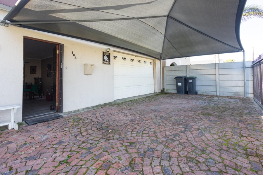 3 Bedroom Property for Sale in Zoo Park Western Cape